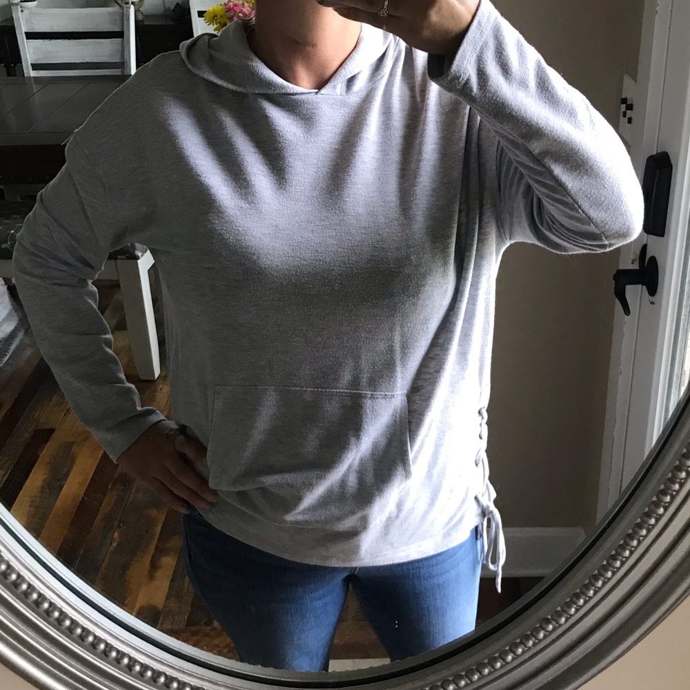 Donating 1/11 tie pullover